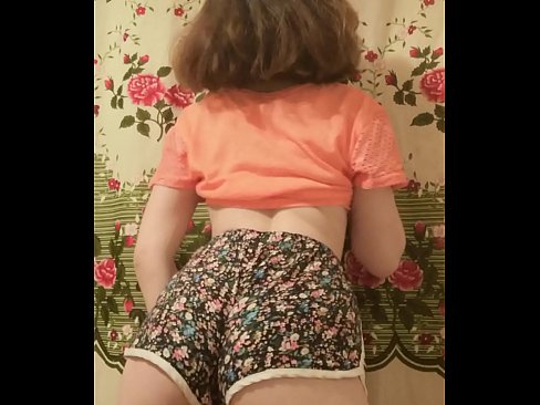 ❤️ 섹시한 젊은 아기 스트립 떨어져서 그녀의 반바지 에 카메라 ️ 홈메이드 포르노 ko.robosexshop.ru에서 ❤